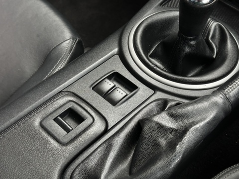 2.0i Sport Tech Convertible 2dr Petrol Manual Euro 4 (160 ps)