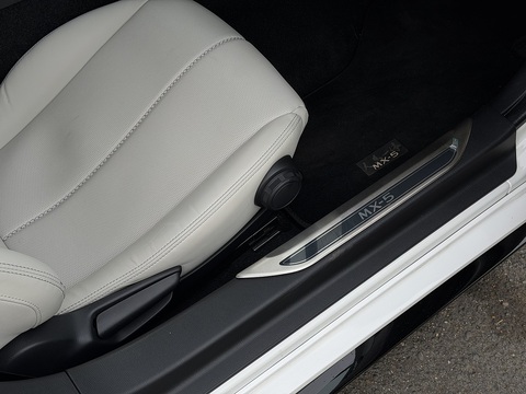 2.0 SKYACTIV-G Homura Convertible 2dr Petrol Manual Euro 6 (s/s) (184 ps)