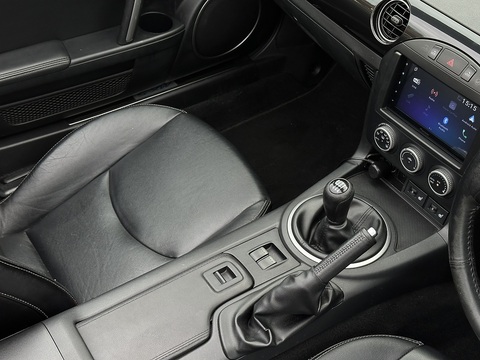 2.0i Sport Tech Convertible 2dr Petrol Manual Euro 5 (160 ps)