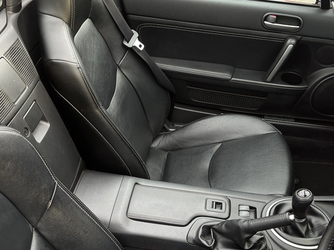 2.0i Sport Tech Convertible 2dr Petrol Manual Euro 5 (160 ps)