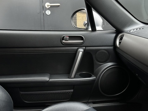 2.0i Sport Tech Convertible 2dr Petrol Manual Euro 4 (160 ps)