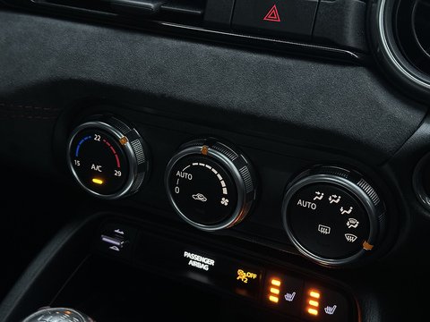 2.0 SKYACTIV-G Launch Edition Convertible 2dr Petrol Manual Euro 6 (160 ps)