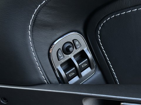 V8 4.7 3dr Hatchback Automatic Petrol