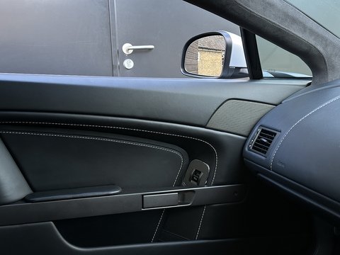 V8 4.7 3dr Hatchback Automatic Petrol