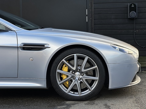 V8 4.7 3dr Hatchback Automatic Petrol