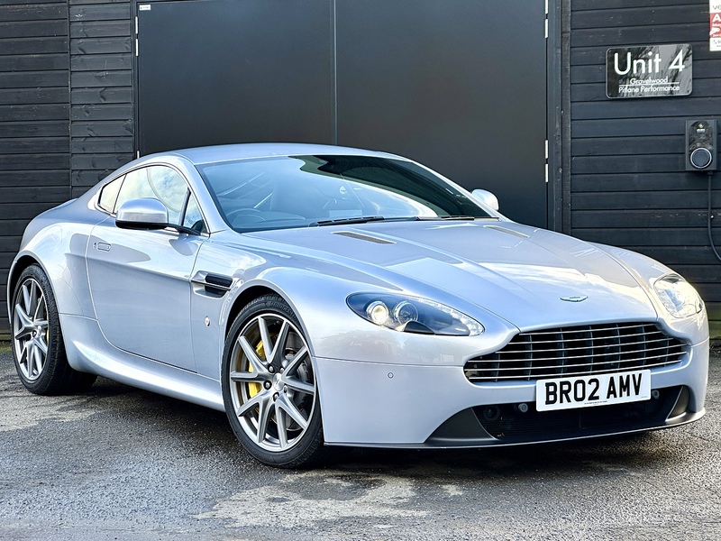 V8 4.7 3dr Hatchback Automatic Petrol