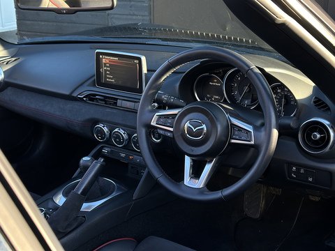 2.0 SKYACTIV-G Launch Edition Convertible 2dr Petrol Manual Euro 6 (160 ps)