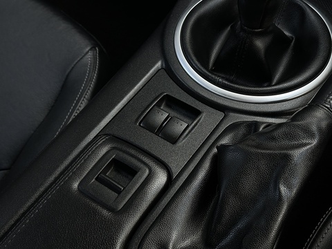 2.0i SE Convertible 2dr Petrol Manual Euro 4 (160 ps)