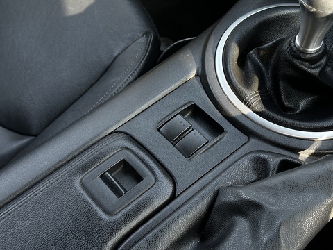 2.0i Sport Tech Convertible 2dr Petrol Manual Euro 4 (160 ps)