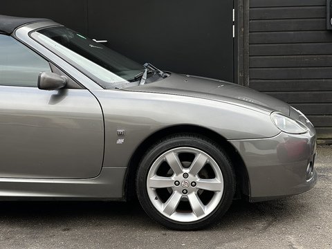 Convertible 1.8 Manual Petrol