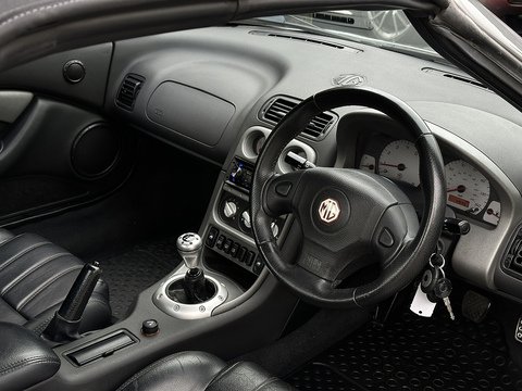 Convertible 1.8 Manual Petrol
