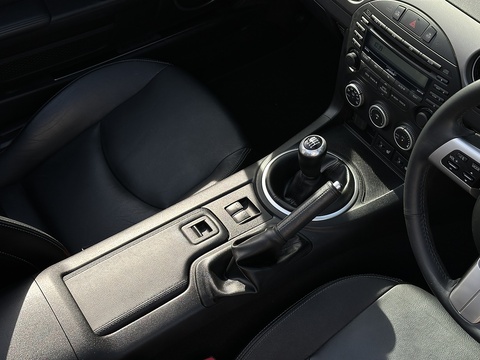 2.0i Sport Tech Convertible 2dr Petrol Manual Euro 4 (160 ps)