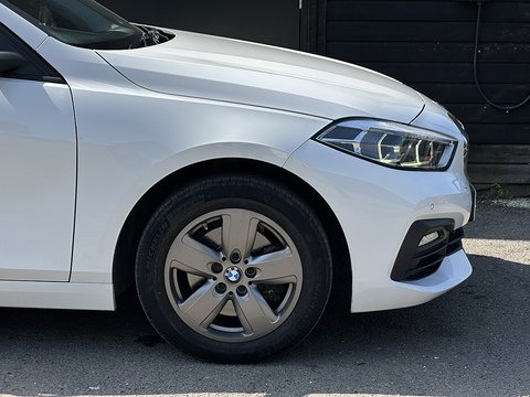 1.5 118i SE Hatchback 5dr Petrol DCT Euro 6 (s/s) (140 ps)