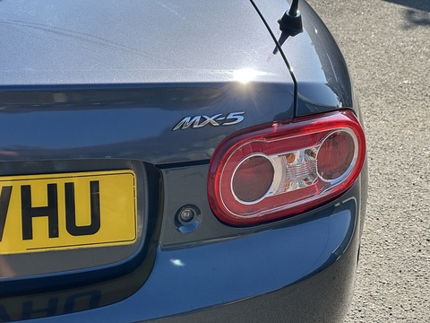 2.0i Sport Tech Convertible 2dr Petrol Manual Euro 4 (160 ps)