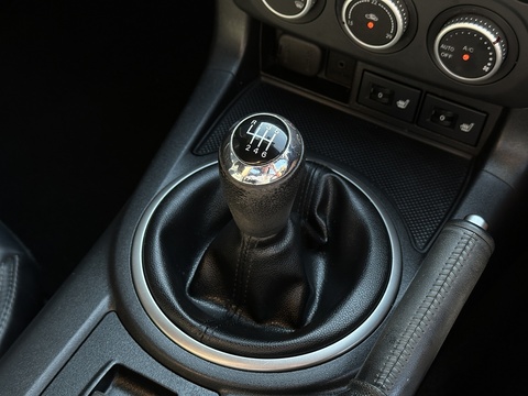 2.0i Sport Tech Convertible 2dr Petrol Manual Euro 4 (160 ps)