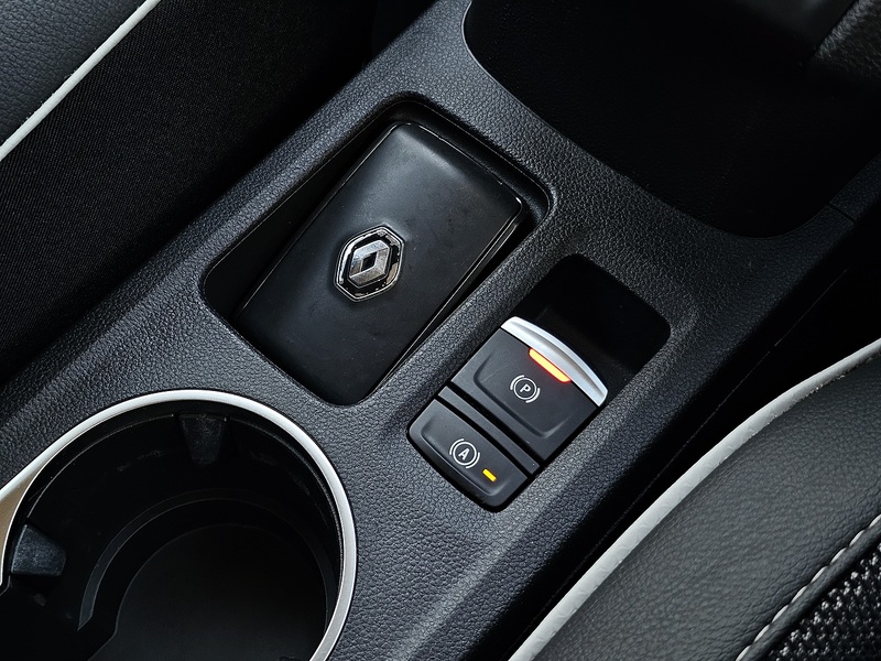 Renault Captur E-TECH techno - U1362