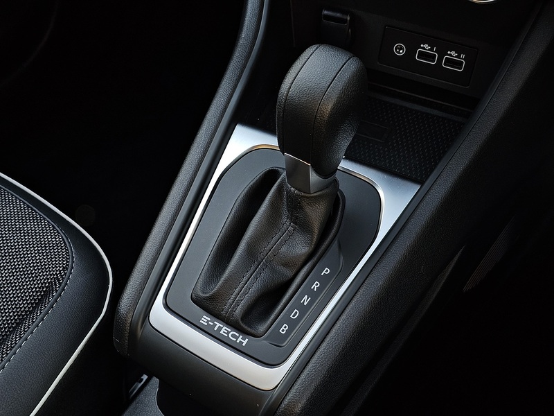 Renault Captur E-TECH techno - U1362