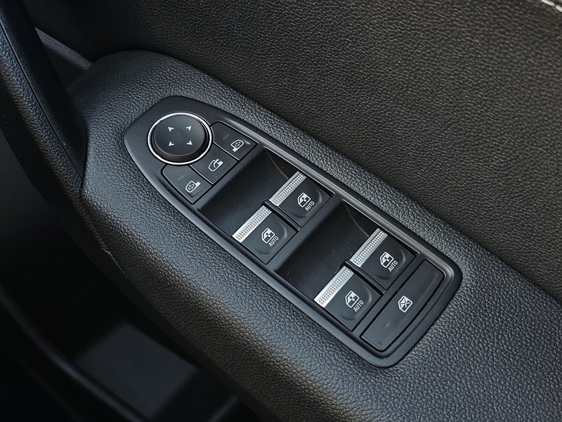 Renault Captur E-TECH techno - U1362