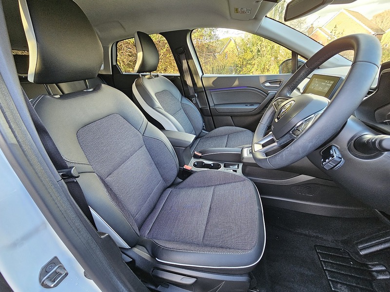 Renault Captur E-TECH techno - U1362