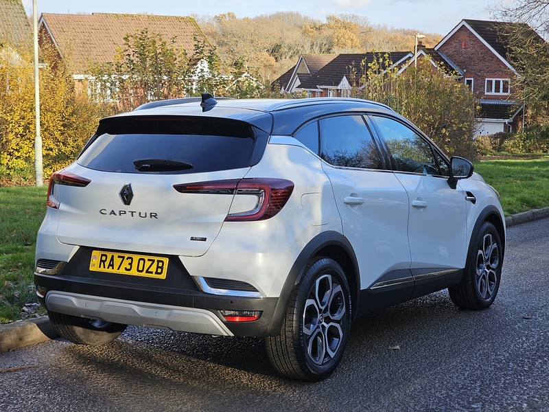 Renault Captur E-TECH techno - U1362