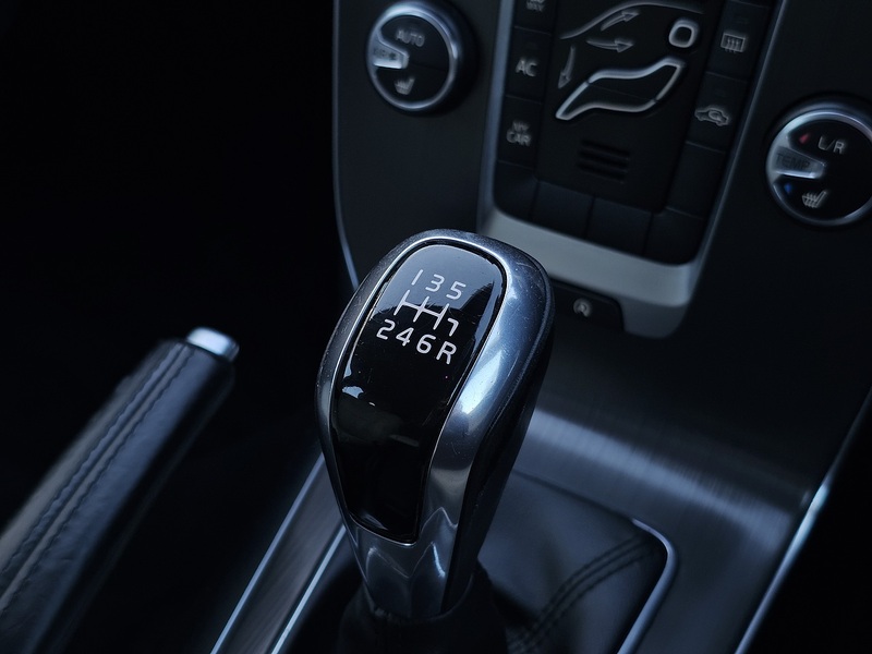 Volvo V40 D2 SE Lux - U1380