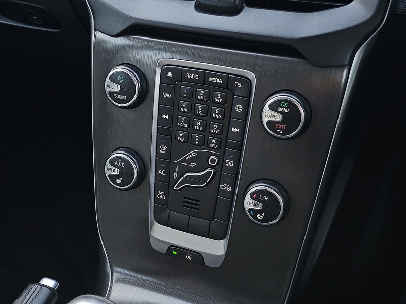 Volvo V40 D2 SE Lux - U1380