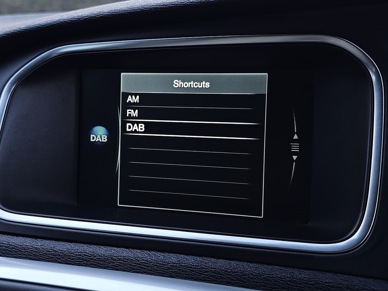 Volvo V40 D2 SE Lux - U1380