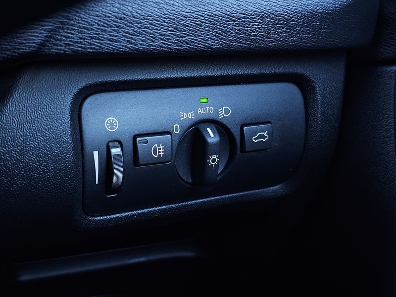 Volvo V40 D2 SE Lux - U1380