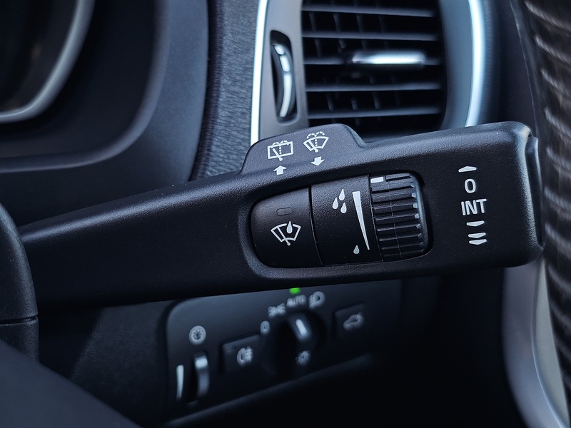 Volvo V40 D2 SE Lux - U1380