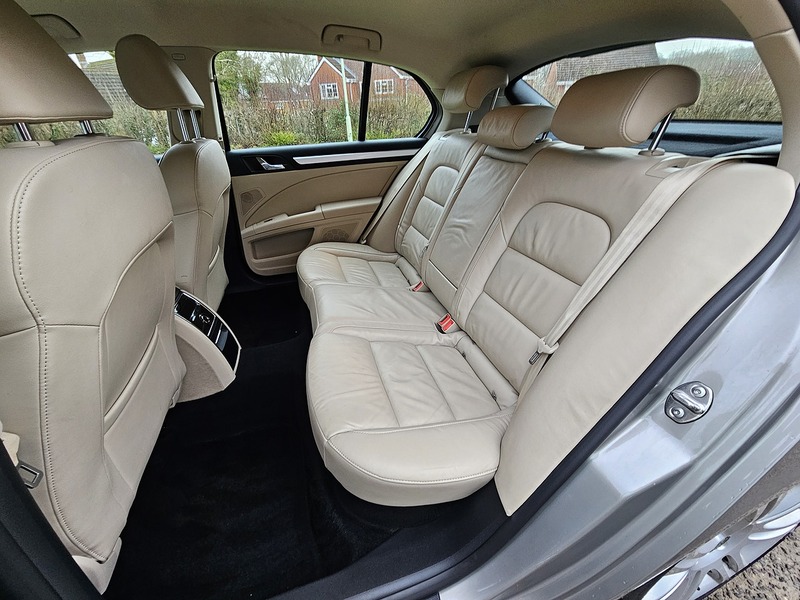 Skoda Superb TDI Elegance - U1381