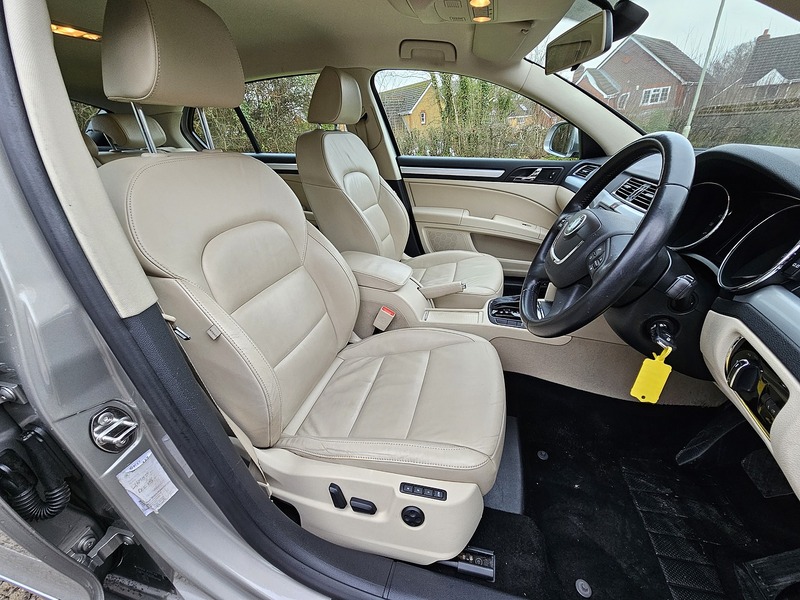 Skoda Superb TDI Elegance - U1381