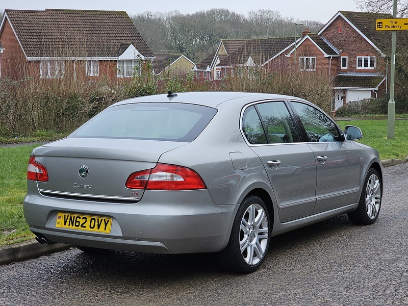 Skoda Superb TDI Elegance - U1381