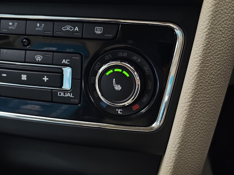 Skoda Superb TDI Elegance - U1381