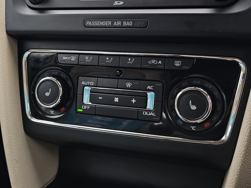 Skoda Superb TDI Elegance - U1381