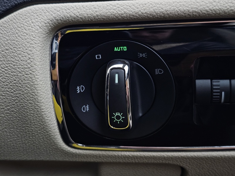 Skoda Superb TDI Elegance - U1381