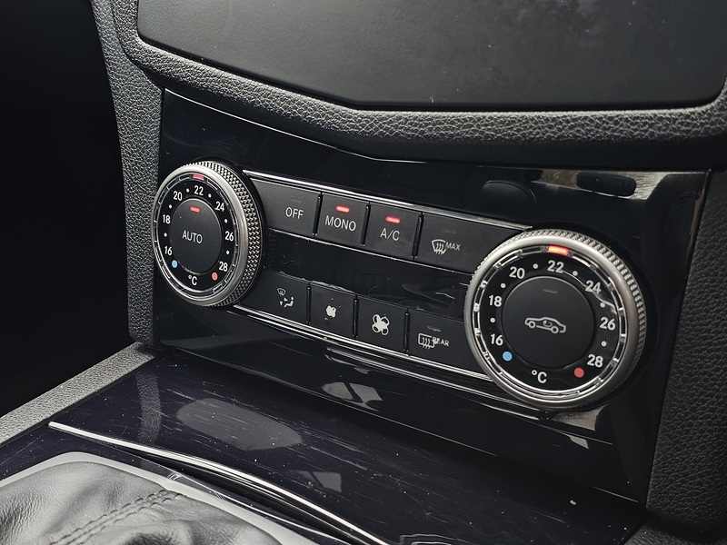 Mercedes-Benz C Class C180K SE - U1390