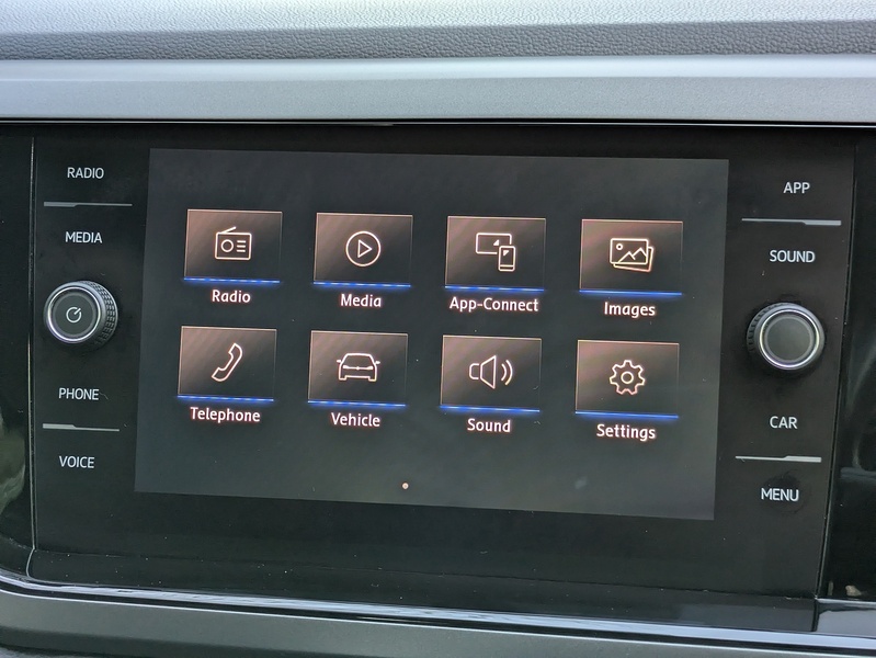 Volkswagen Polo TSI SE - U1393