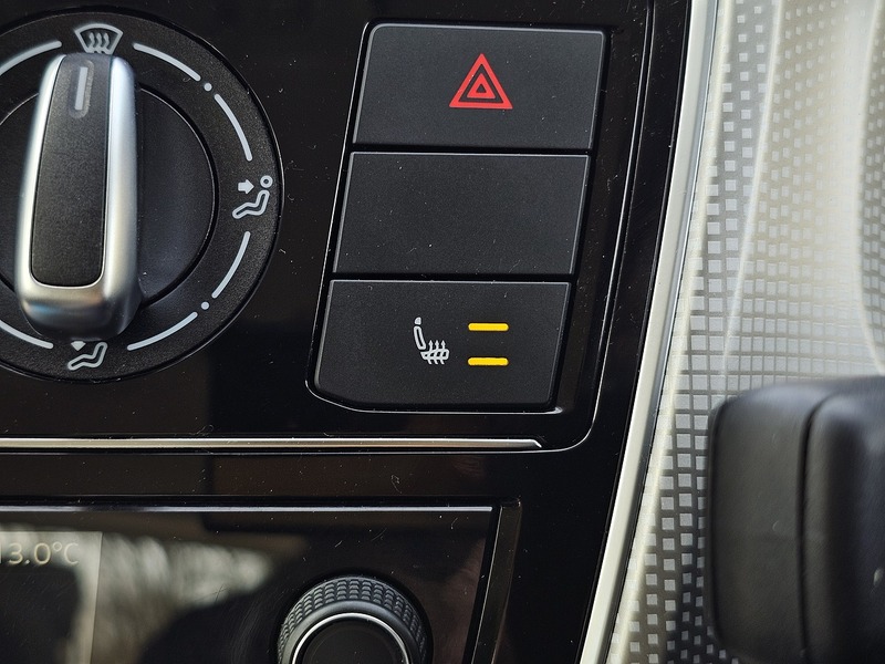 Volkswagen up! High up! - U1431