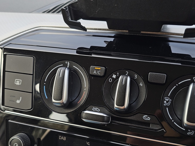 Volkswagen up! High up! - U1431