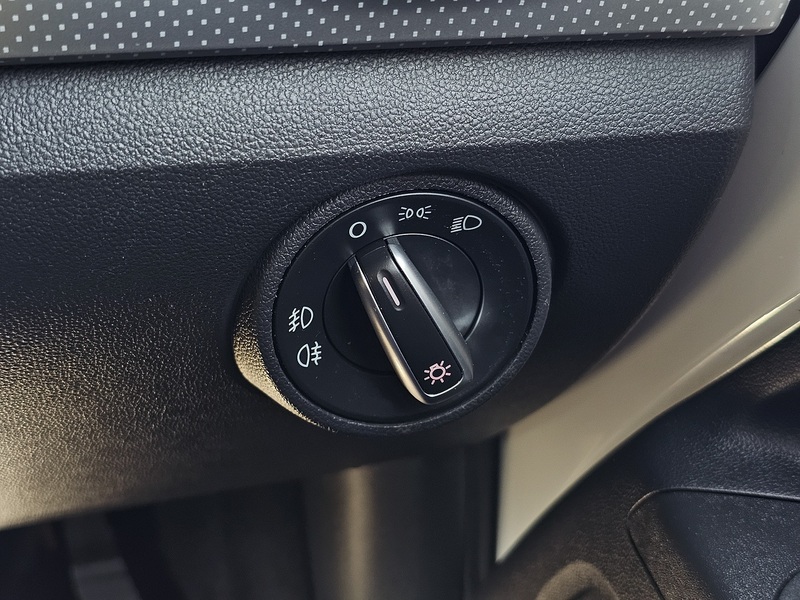 Volkswagen up! High up! - U1431