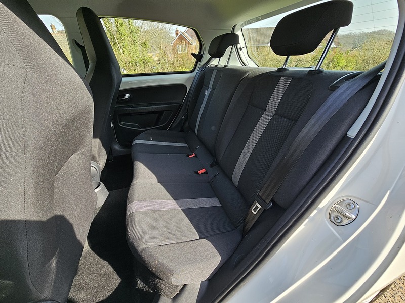 Volkswagen up! High up! - U1431