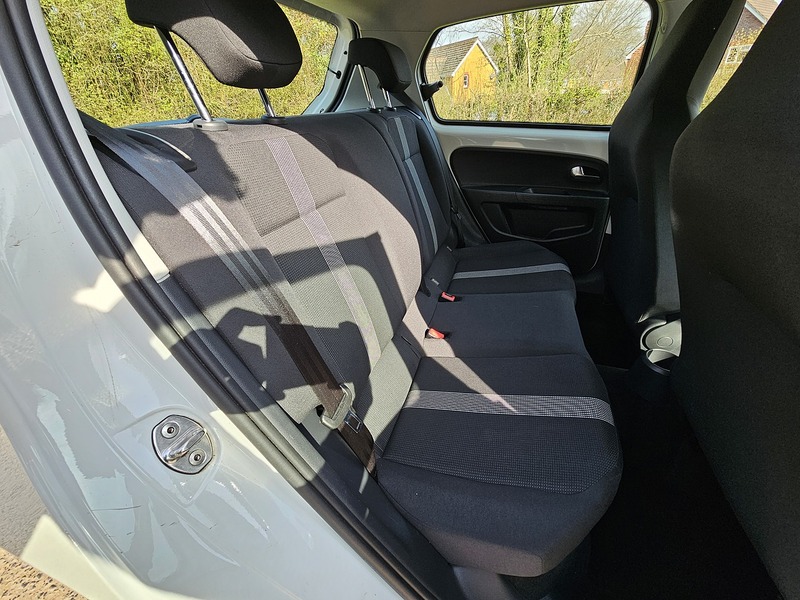 Volkswagen up! High up! - U1431