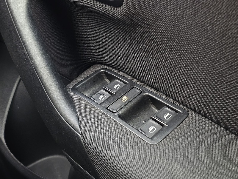 Volkswagen Polo TSI BlueMotion Tech SE - U1454