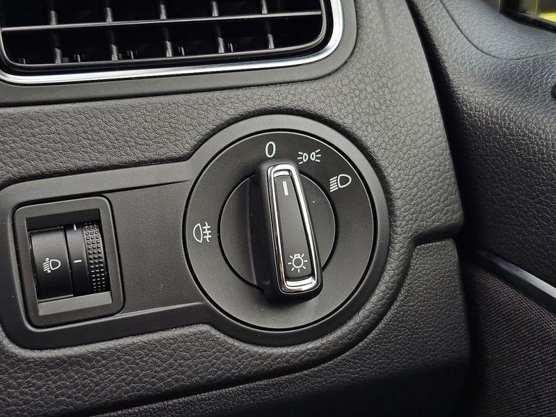Volkswagen Polo TSI BlueMotion Tech SE - U1454