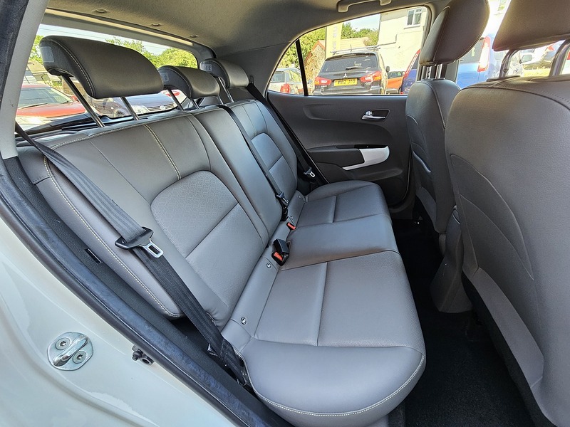 Kia Picanto X-Line S - U1472