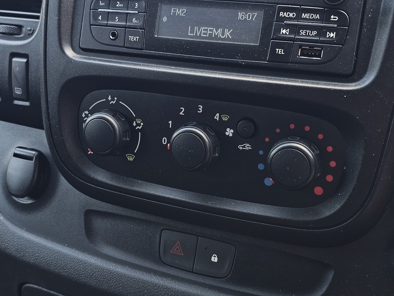 Vauxhall Vivaro CDTi 2700 - U1488