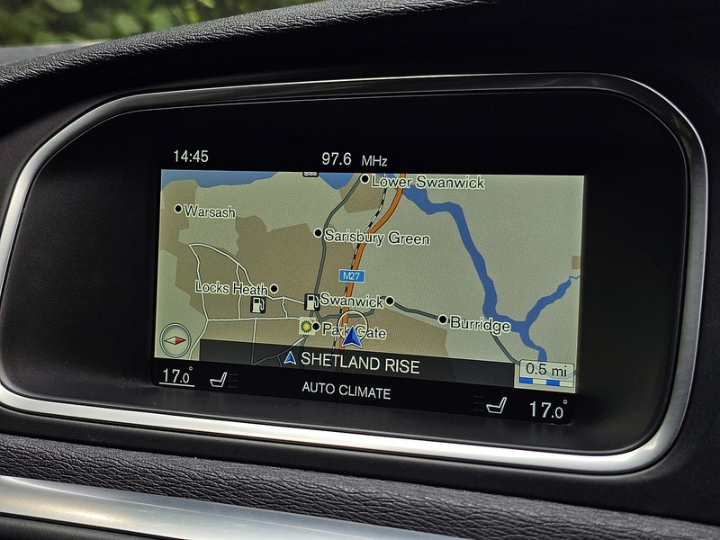 Volvo V40 D3 R-Design Nav - U1518
