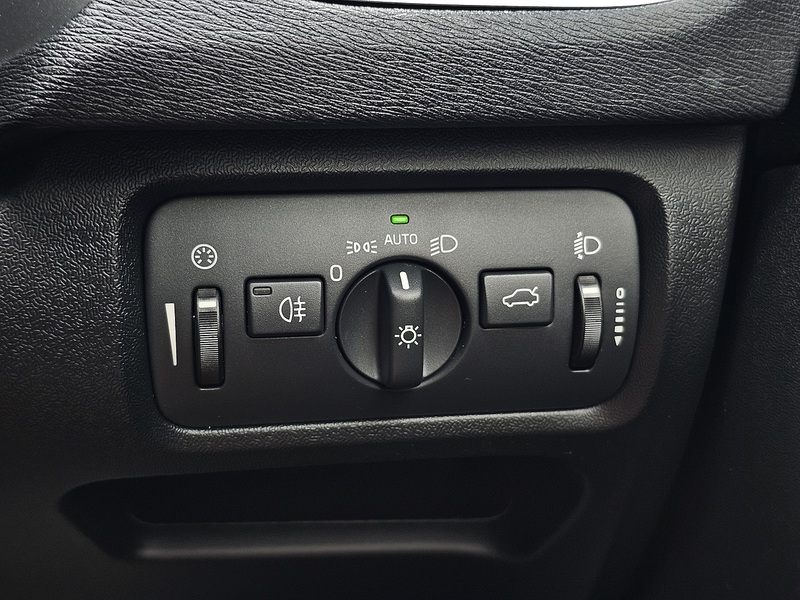 Volvo V40 D3 R-Design Nav - U1518