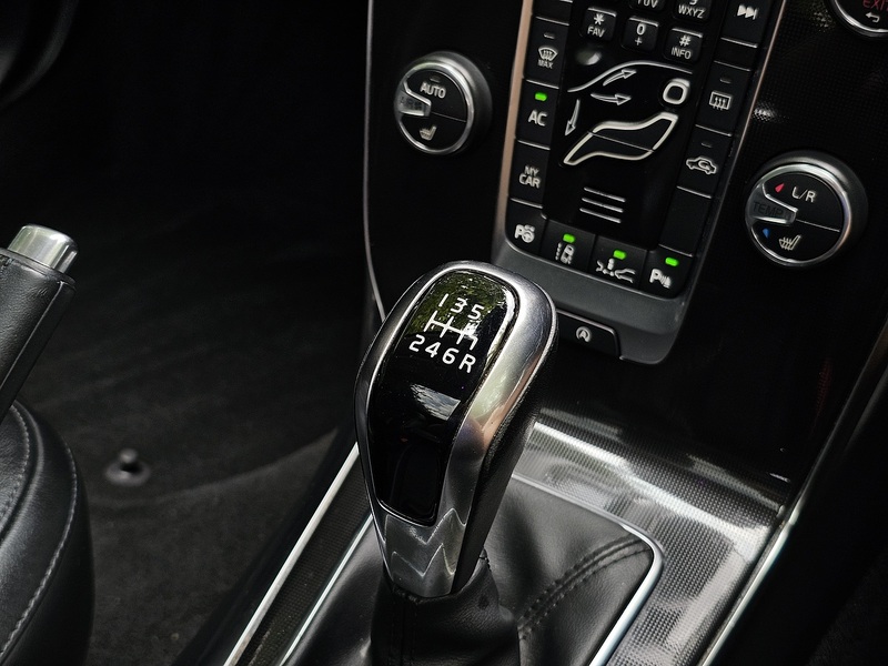Volvo V40 D3 Inscription - U1534