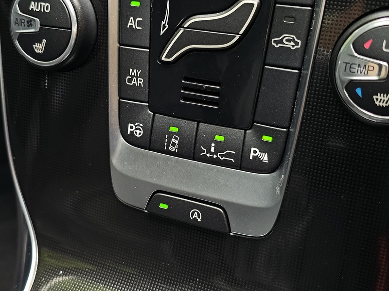Volvo V40 D3 Inscription - U1534